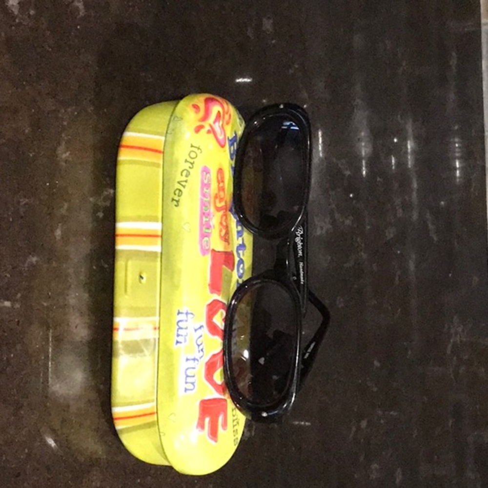 Brighton Sunglasses with silver design 😎